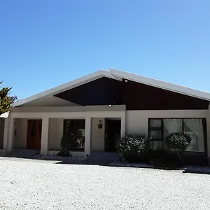 https://71-on-albert-guest-house.port-elizabeth-hotel.com